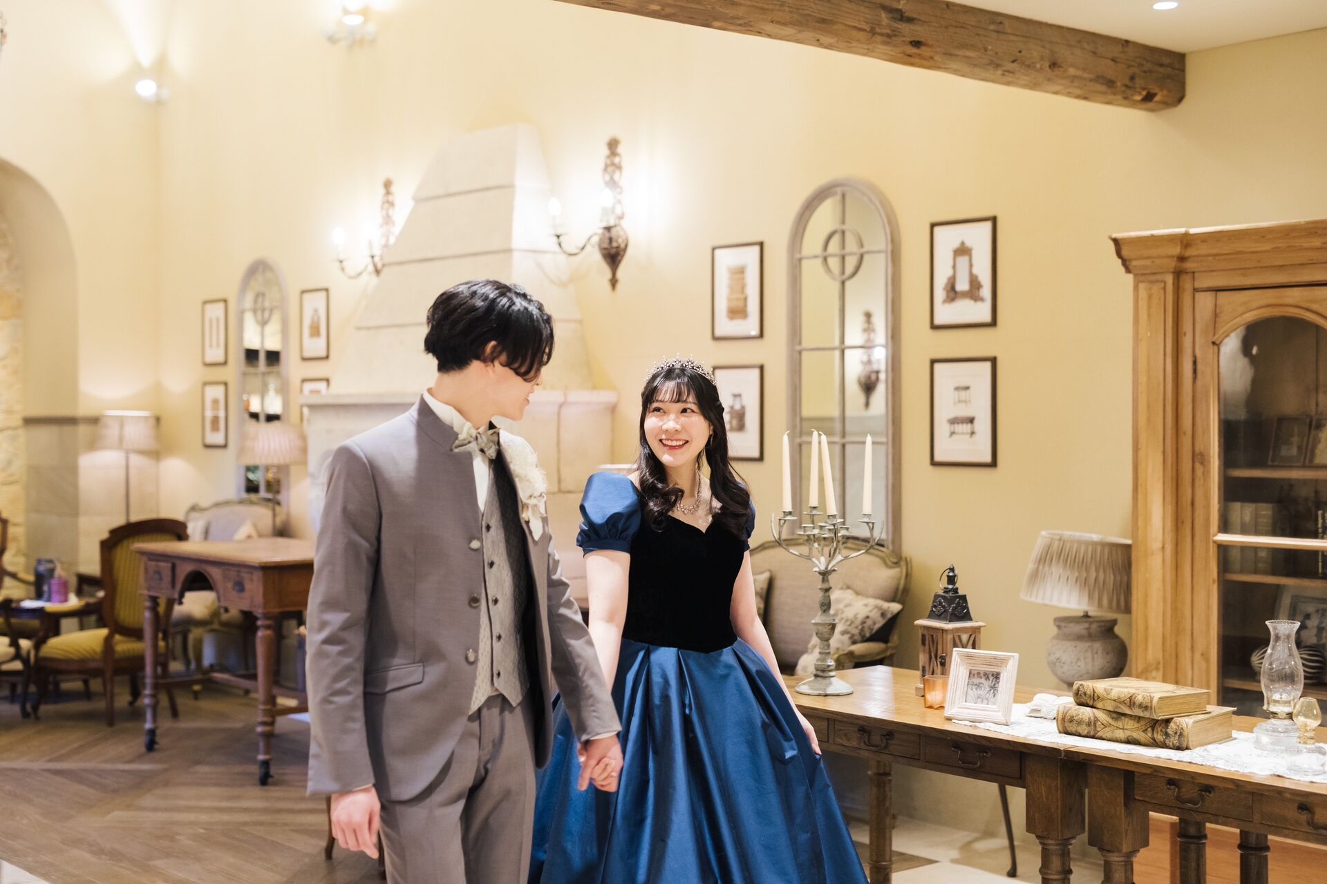 画像4418：ネイビー＆ブラックのプリンセスドレス