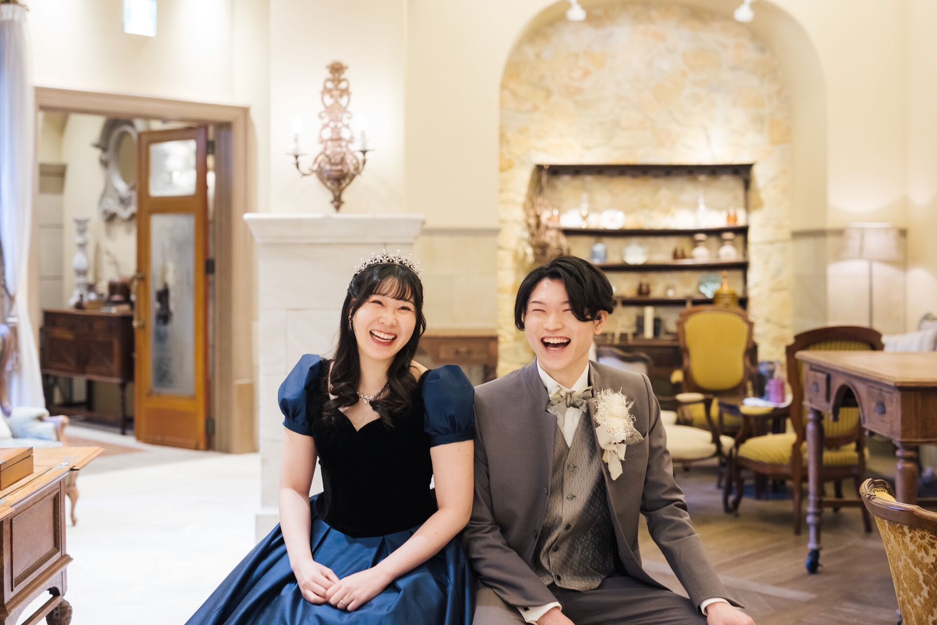 画像4425：ネイビー＆ブラックのプリンセスドレス