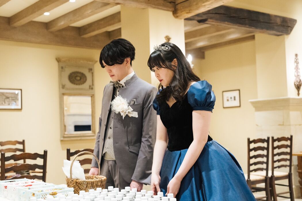 画像4436：ネイビー＆ブラックのプリンセスドレス